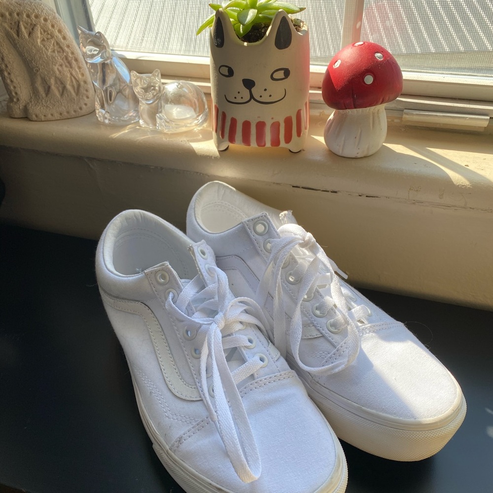 White old skool platform vans.